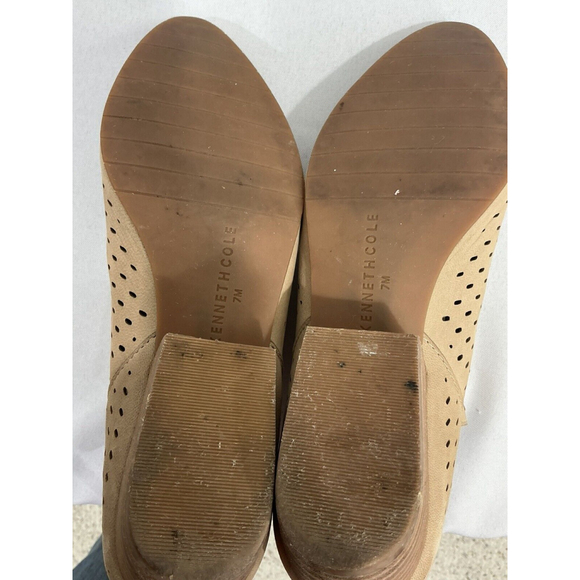 Womans Kenneth Cole Ny Size 7 M Cooper Beige Vented Zip Cut Out Booties - Picture 7 of 8